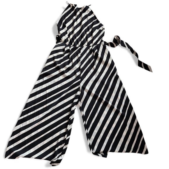 H&M Black & White Diagonal Stripe Wide-Leg Jumpsuit – Size L – NWT - Picture 10 of 11
